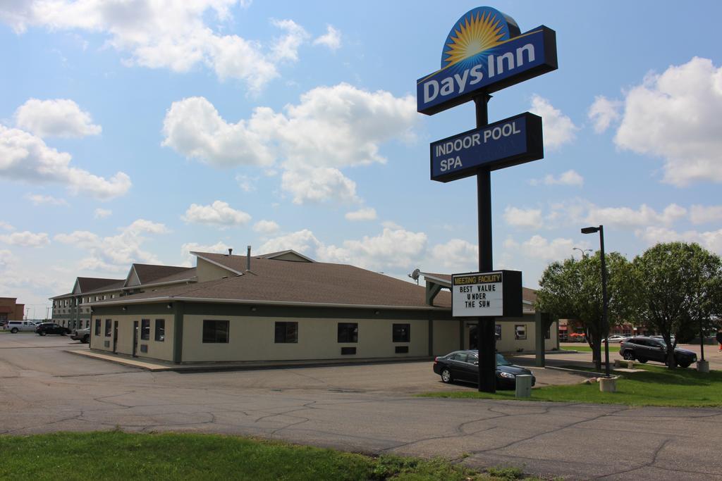 Days Inn By Wyndham Watertown Extérieur photo