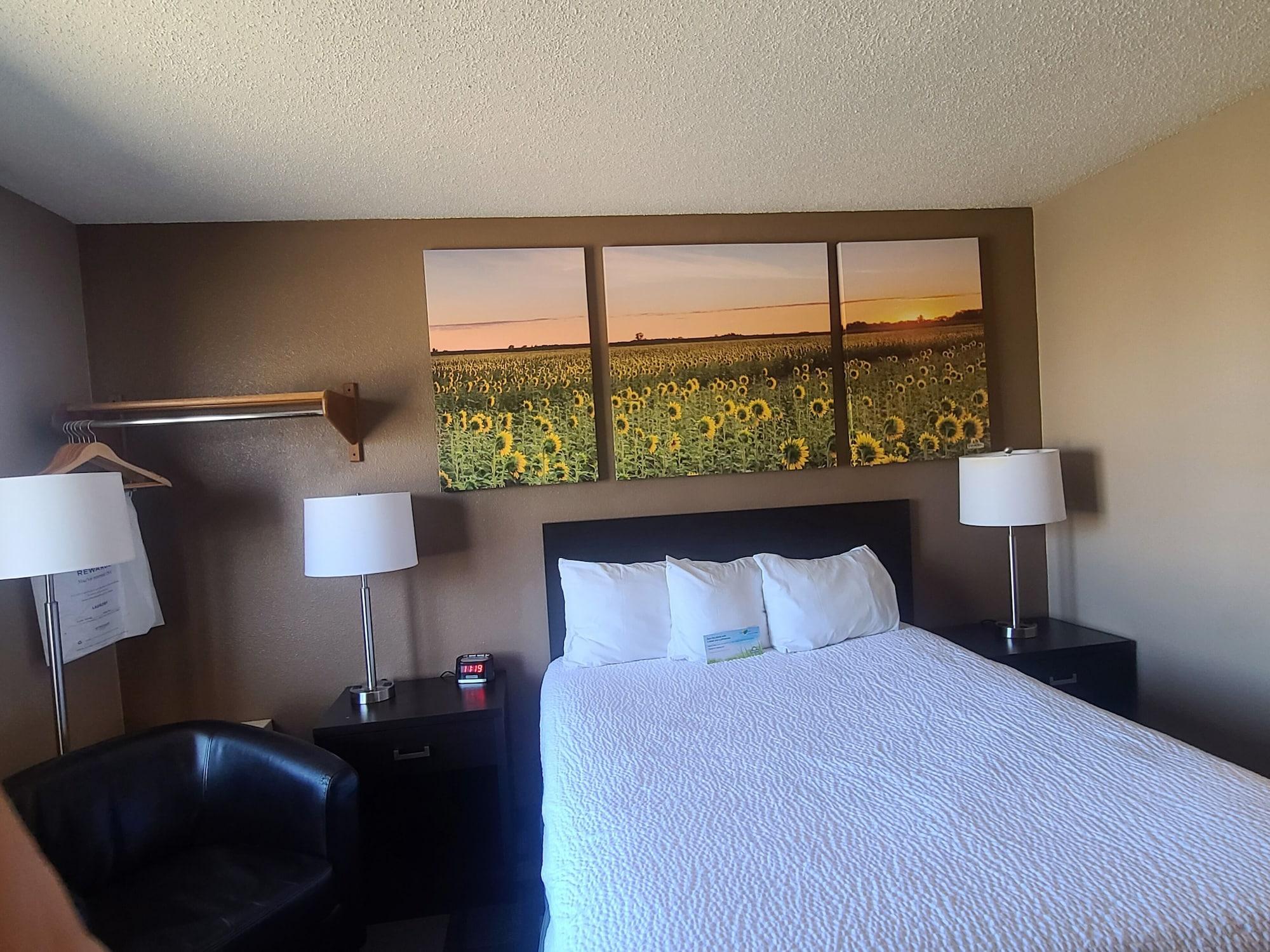 Days Inn By Wyndham Watertown Extérieur photo