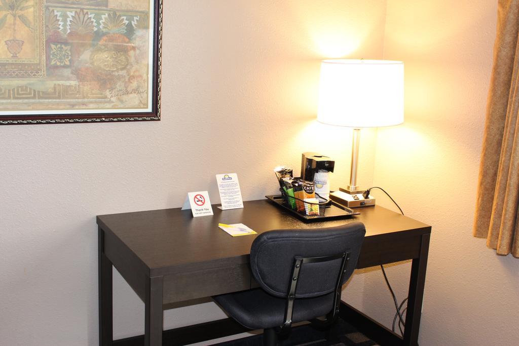 Days Inn By Wyndham Watertown Chambre photo