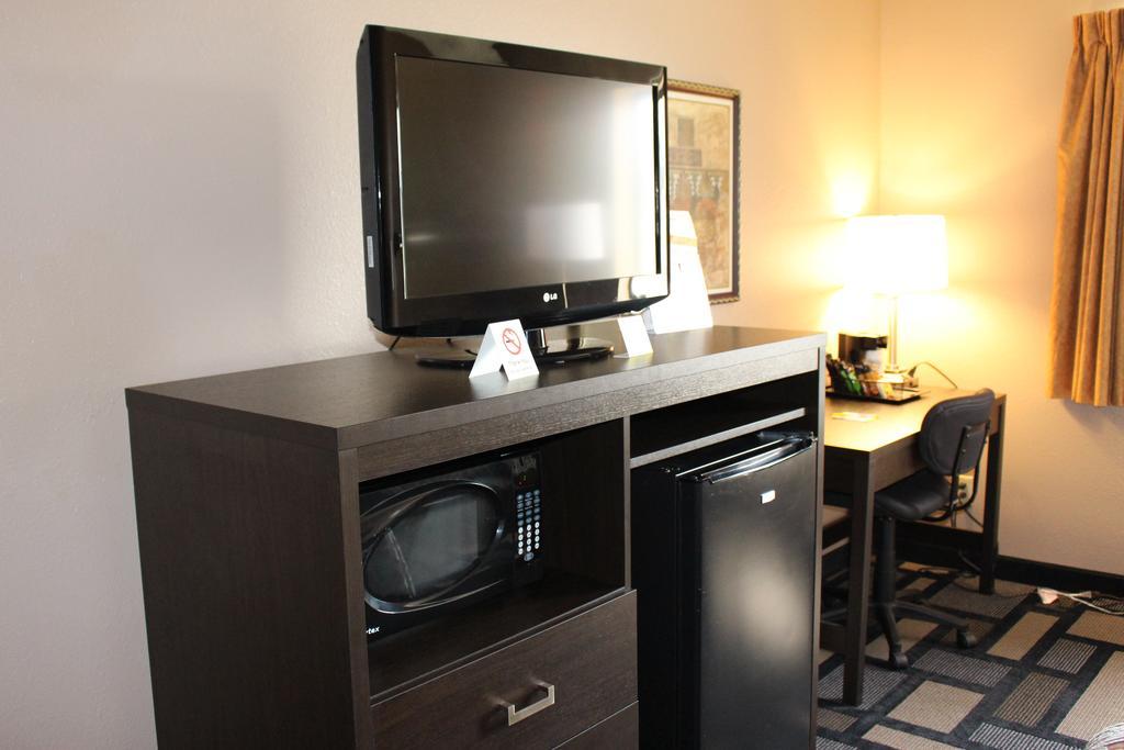 Days Inn By Wyndham Watertown Chambre photo