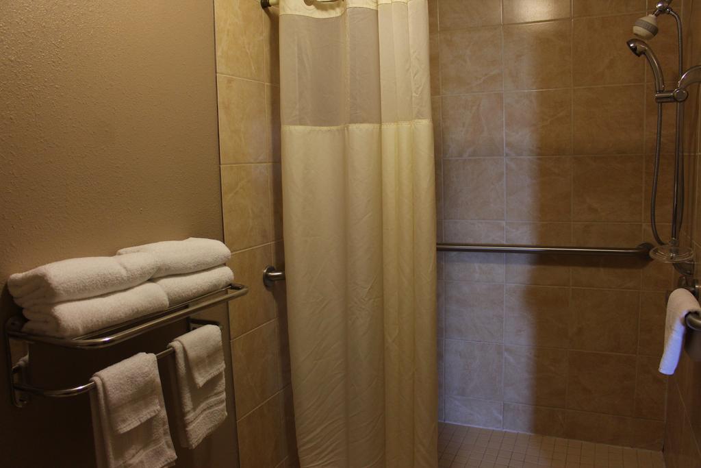 Days Inn By Wyndham Watertown Chambre photo