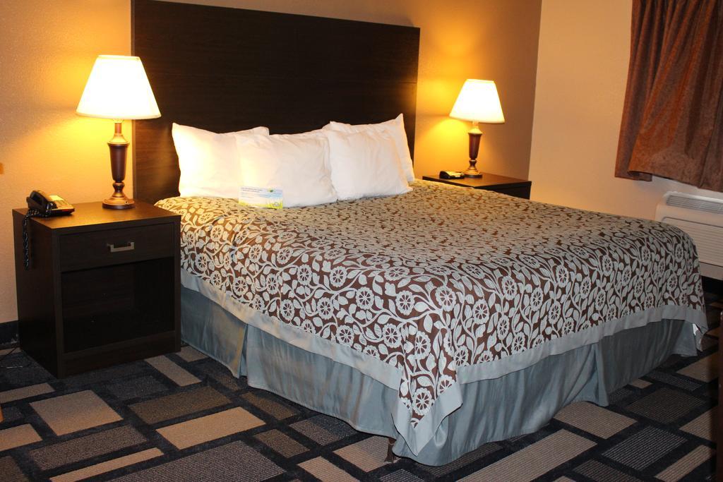 Days Inn By Wyndham Watertown Chambre photo
