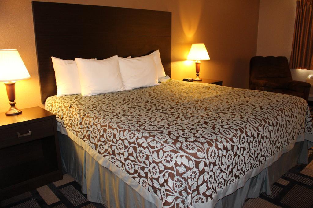 Days Inn By Wyndham Watertown Chambre photo